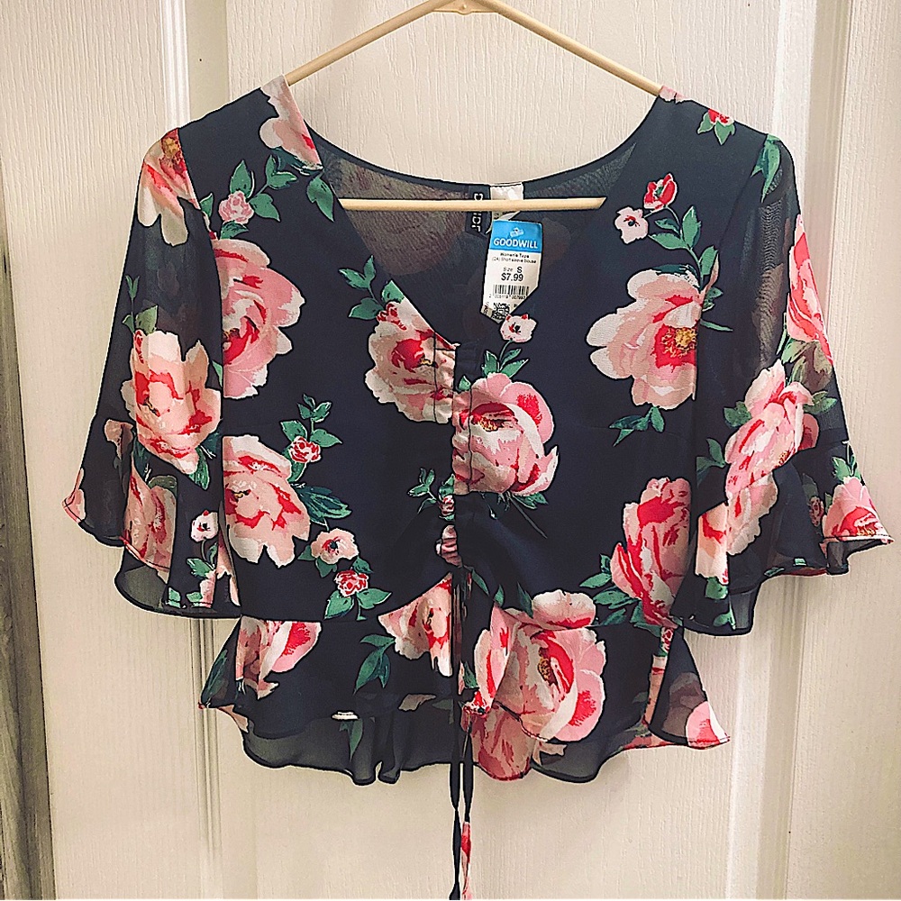 Short sleeve black floral blouse